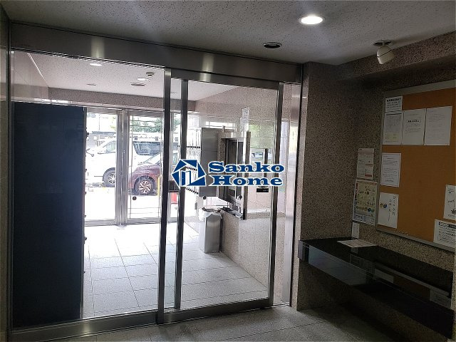 スカイコート本郷東大前壱番館のエントランス