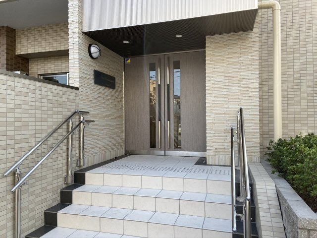 グランフォース西川口のエントランス|建物の内部です