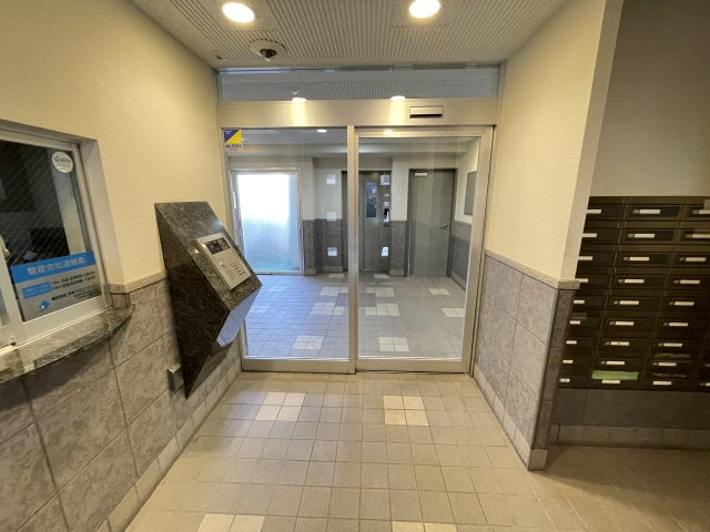 グラントゥルース東向島のエントランス|毎日通るエントランスはこのようになっています