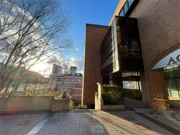 多摩市諏訪２丁目の店舗事務所の周辺