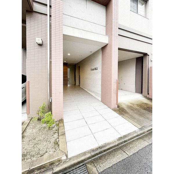 Stage本山のエントランス