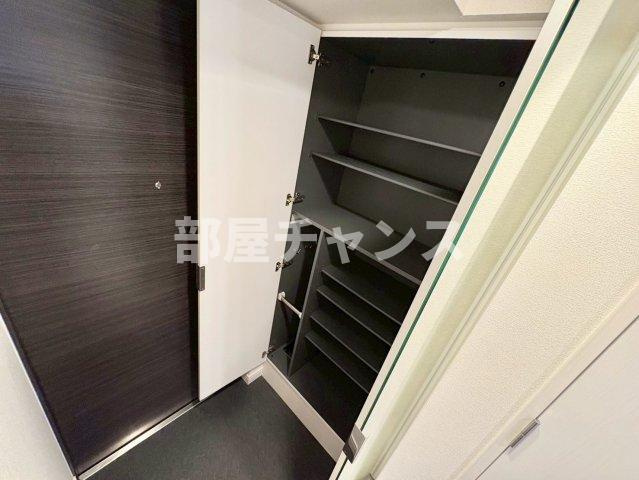 プレサンスNAGOYAファストの玄関