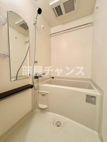 プレサンスNAGOYAファストの浴室