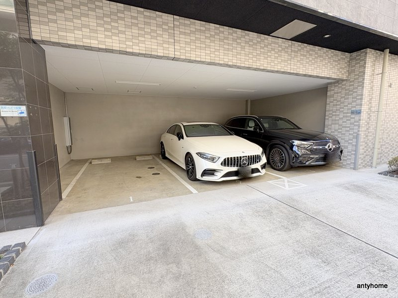 エスリード京橋アミュゼ　仲介手数料無料の駐車場