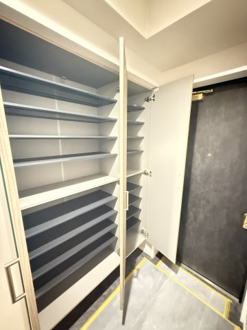 コスモ福島鷺洲パークビューの玄関