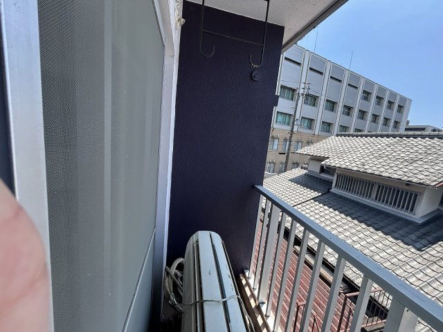 マンション岡のバルコニー|陽当たり良好なバルコニーです