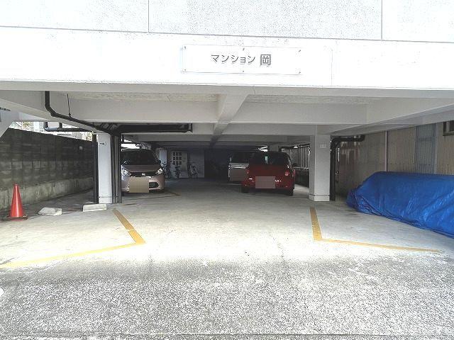 マンション岡の駐車場|駐車場完備です