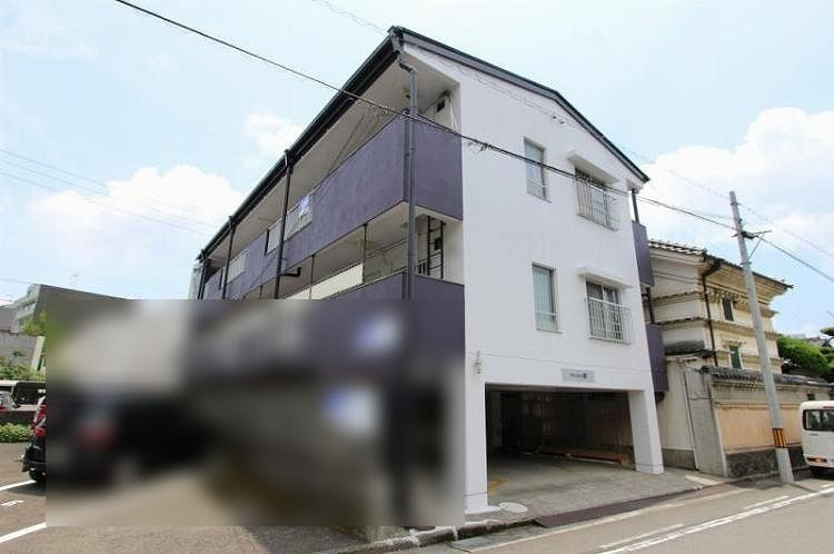 マンション岡