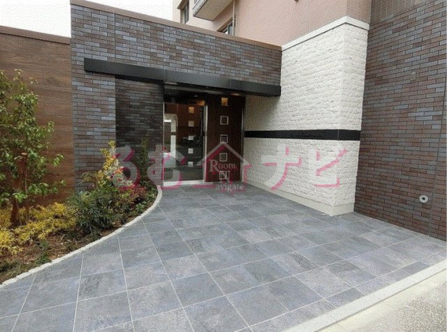福岡市南区大楠３丁目の賃貸マンションのエントランス