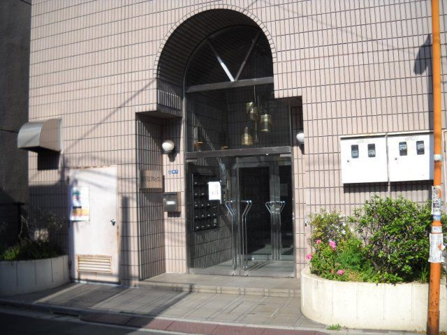 墨田区緑４丁目の事務所のエントランス