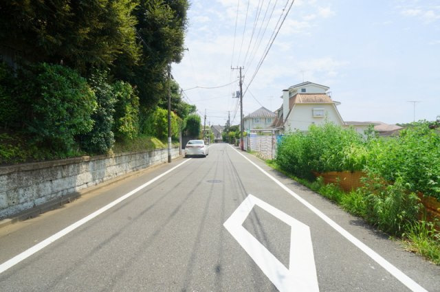 田園調布３　土地の前面道路含む現地写真|北東側公道　幅員約7.1m　間口約12.6m