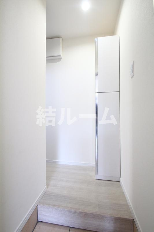 板橋区東山町のアパートの玄関