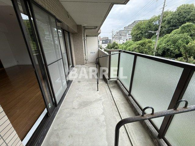 クローバーメゾン東桃山台のバルコニー
