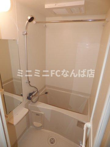 プレサンス本町エクストラの浴室