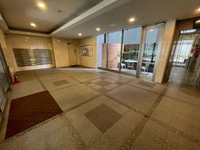 コアマンションネクステージ下通のロビー