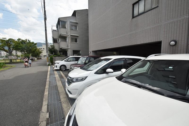 N'sパレスの駐車場