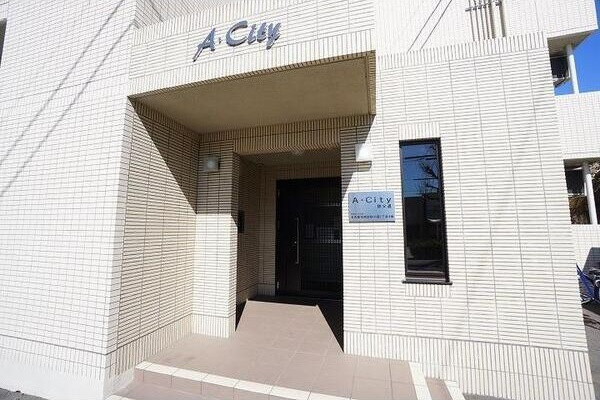 A・City秩父通のエントランス