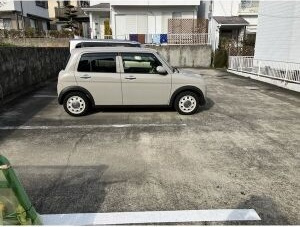 アネックスカミサワの駐車場