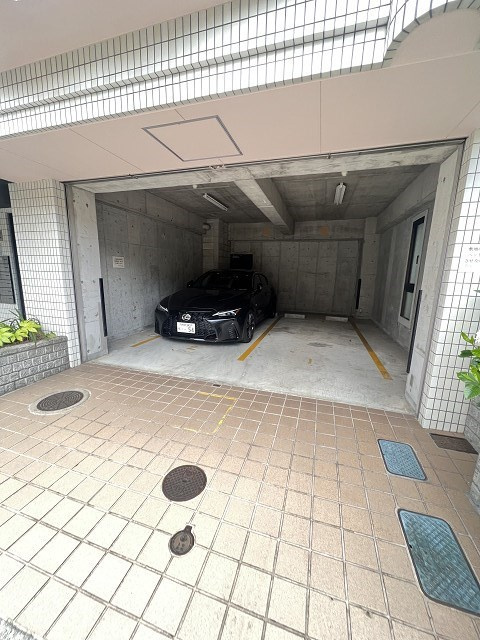 バウ塚口の駐車場
