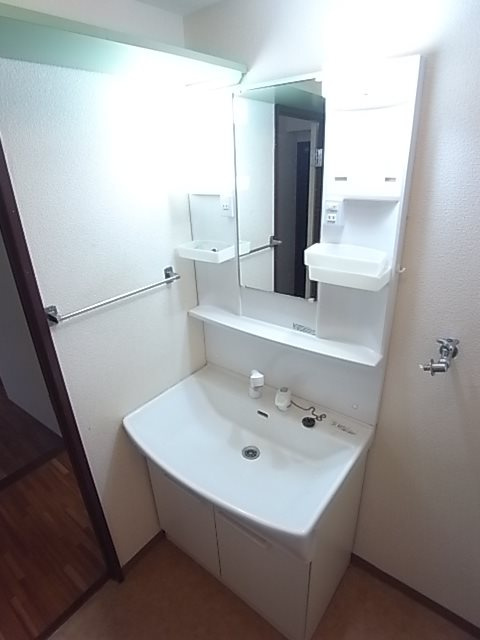 バウ塚口の洗面所