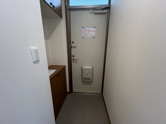 カーサ南野口の玄関