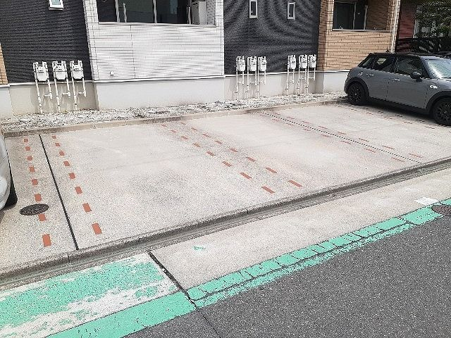 カーサ　ベーネの駐車場