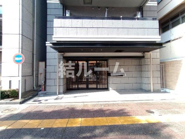 北区王子２丁目の賃貸マンションのエントランス