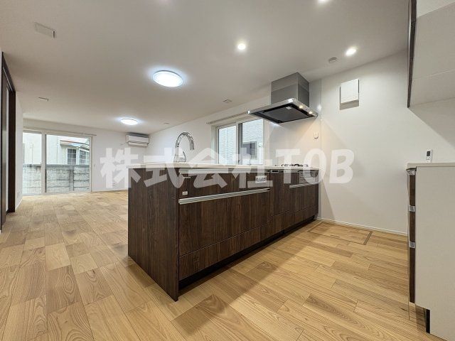 【居間・リビング】 | 世田谷区上北沢３丁目戸建貸家 | 1F　LDK20.1帖