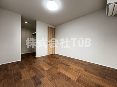 【洋室】 | 世田谷区上北沢３丁目戸建貸家 | 2F　洋室7.1帖