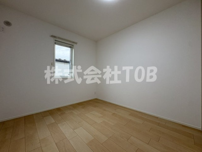 【洋室】 | 世田谷区上北沢３丁目戸建貸家 | 2F　洋室5.3帖①