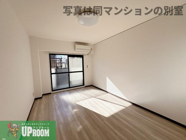 レナジア名古屋芸大前の居間・リビング
