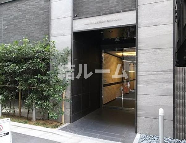 新宿区新宿５丁目の賃貸マンションのエントランス