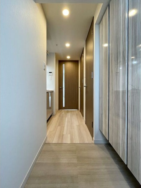 S-RESIDENCE鶴舞IIの玄関