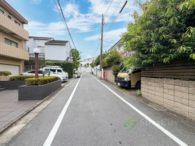 目黒区中目黒3丁目の前面道路含む現地写真