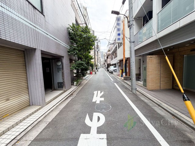 港区芝5丁目の前面道路含む現地写真|前面道路