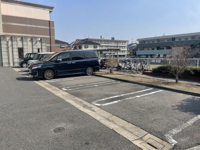 【駐車場】 | ＥＰＯＣＡ | 車をお持ちの方に嬉しい駐車場付きの物件です