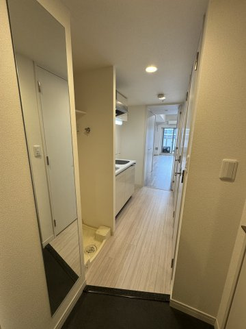 プレサンス丸の内リラティの玄関