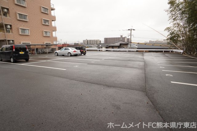 シオール参番館の駐車場