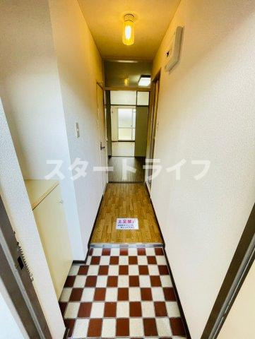 大阪市淀川区西宮原２丁目の賃貸マンションの玄関
