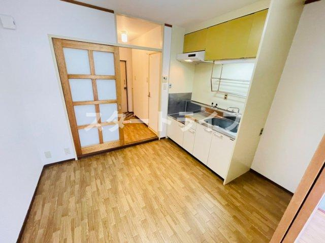 大阪市淀川区西宮原２丁目の賃貸マンションの居間・リビング
