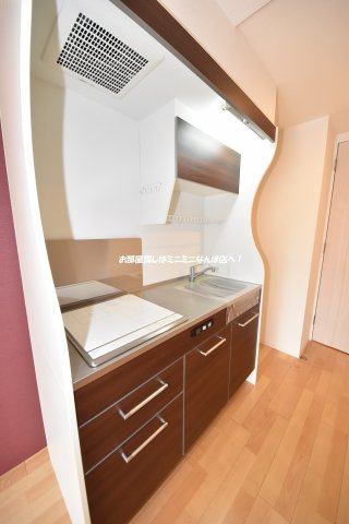 セレニテ堺筋本町SUDのキッチン