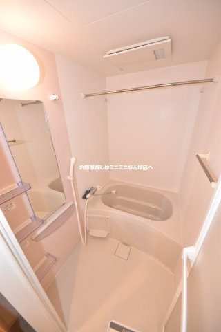 セレニテ堺筋本町SUDの浴室