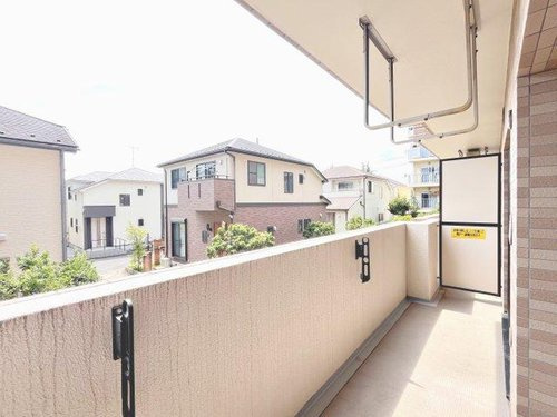 レクセル新狭山のバルコニー|開放的で明るい空間を演出してくれるバルコニーです