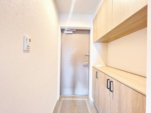 レクセル新狭山の玄関|収納もある玄関です