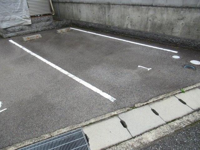 ヴィオラ志染の駐車場