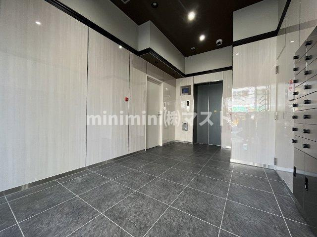 フォーリアライズ難波南ファーロのロビー
