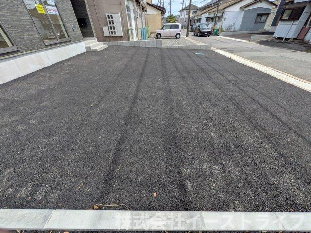 【新築戸建】　いわき市小名浜岡小名第4　全2棟の前面道路含む現地写真|2号棟写真　カースペースです（3台駐車可能）