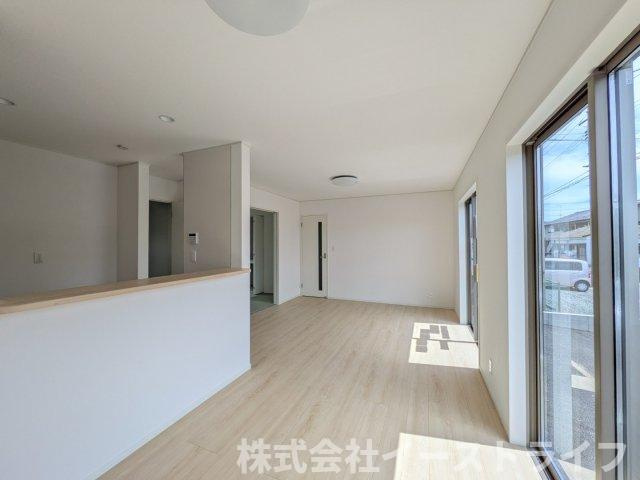 【新築戸建】　いわき市小名浜岡小名第4　全2棟の前面道路含む現地写真|南側6ｍ公道