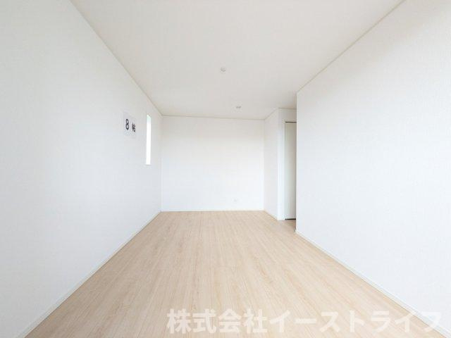 【新築戸建】　いわき市小名浜岡小名第4　全2棟の洋室|同社施工写真　洋室は和室と比べて家具を置いたり敷物を敷いたりと、カスタマイズ性が高いので、自分の好みの部屋にしやすいです♪