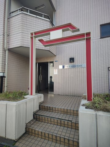 ファインコートⅢ池田中町のエントランス